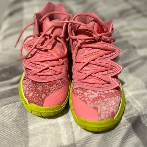 Nike Kyrie 5 x SpongeBob Squarepants Patrick Star